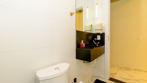 Apartment with Ocean View - Santinho Beach, 15 meters from the sea.
