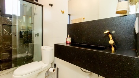 Apartment with Ocean View - Santinho Beach, 15 meters from the sea.