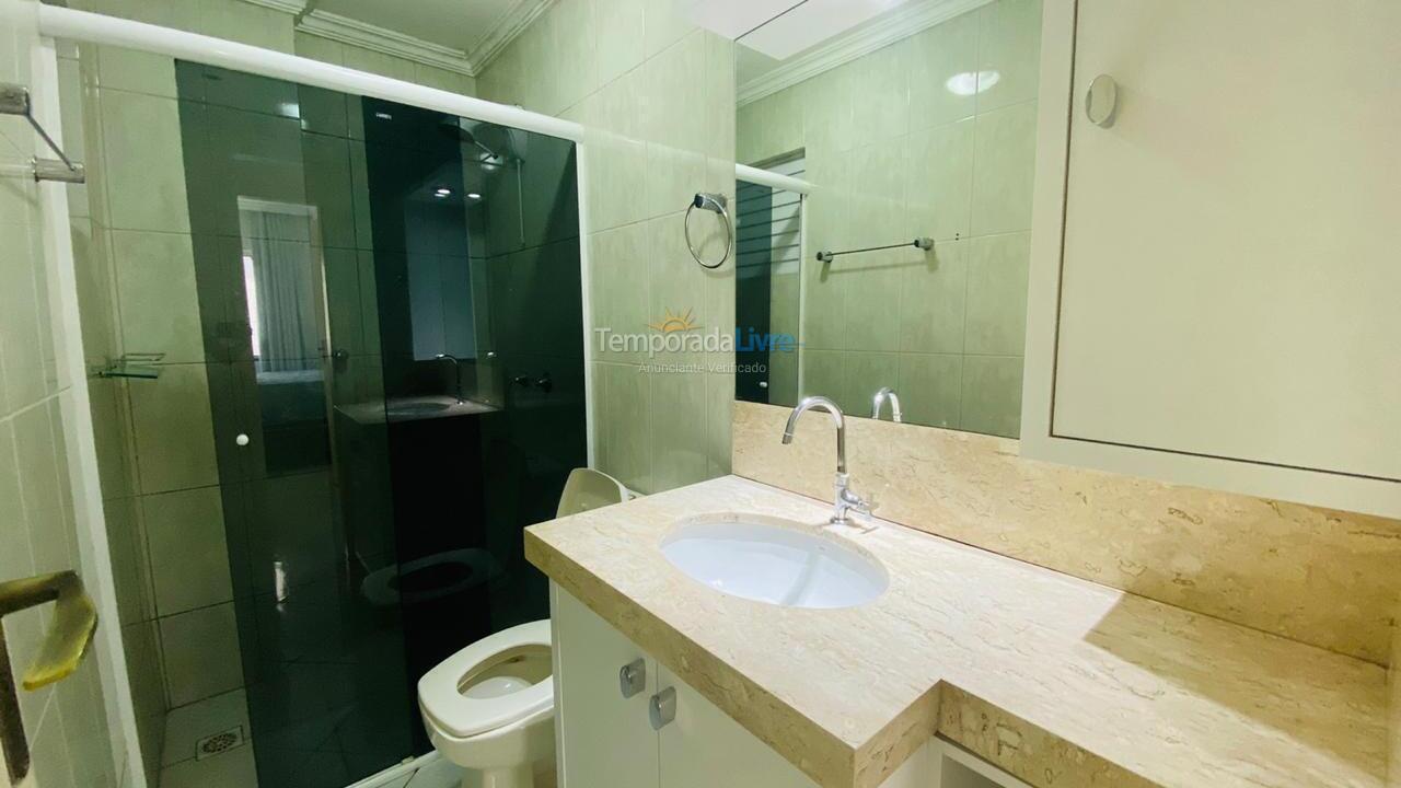 Apartamento para aluguel de temporada em Itapema (Meia Praia Quadra do Mar)