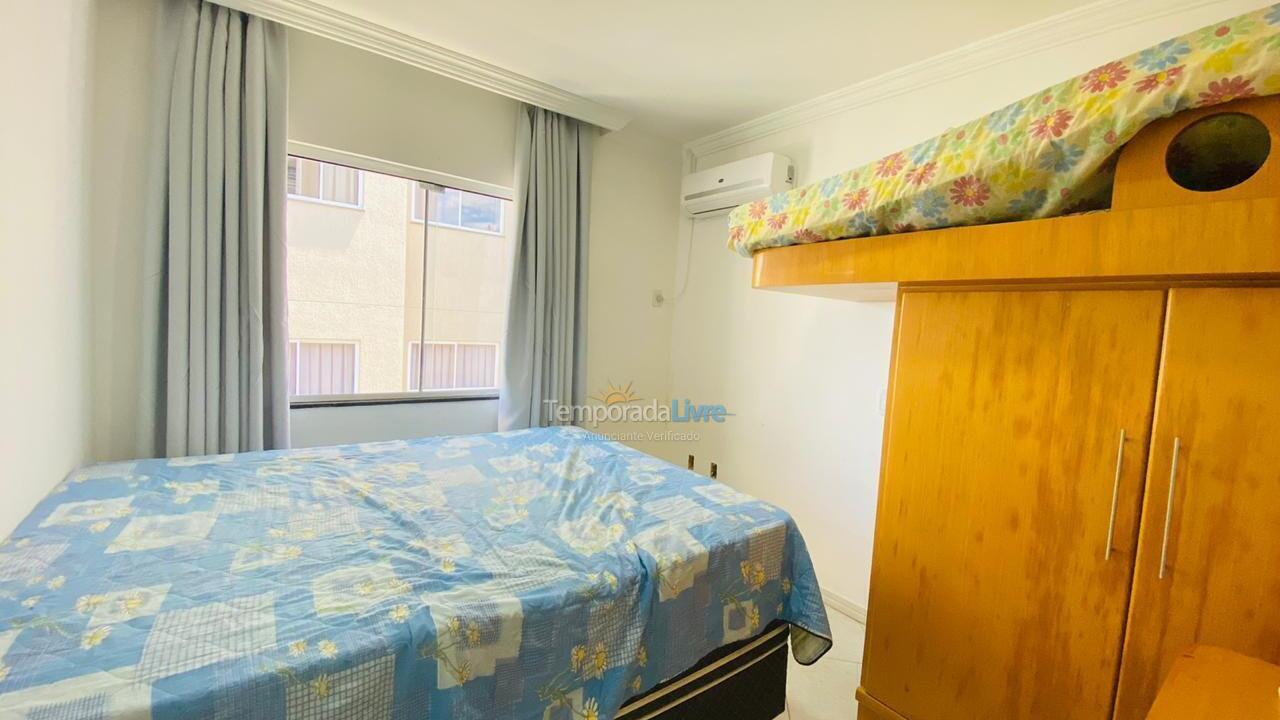 Apartamento para aluguel de temporada em Itapema (Meia Praia Quadra do Mar)