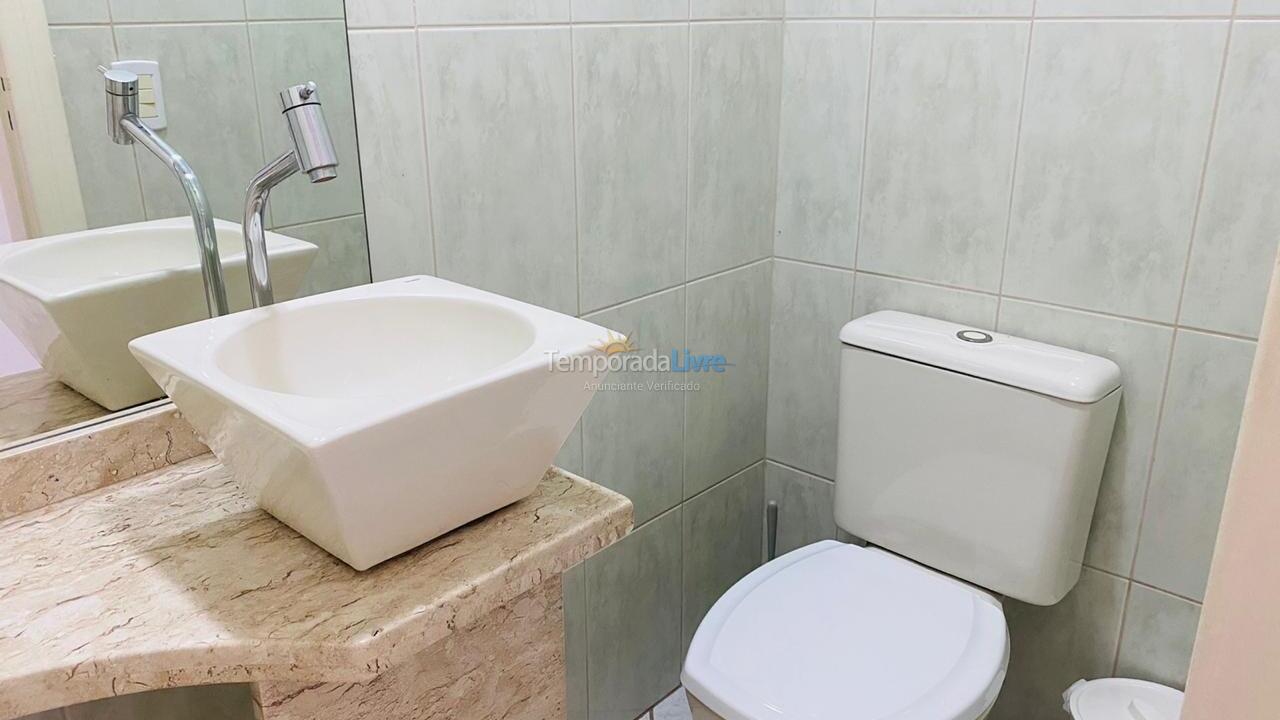 Apartamento para aluguel de temporada em Itapema (Meia Praia Quadra do Mar)