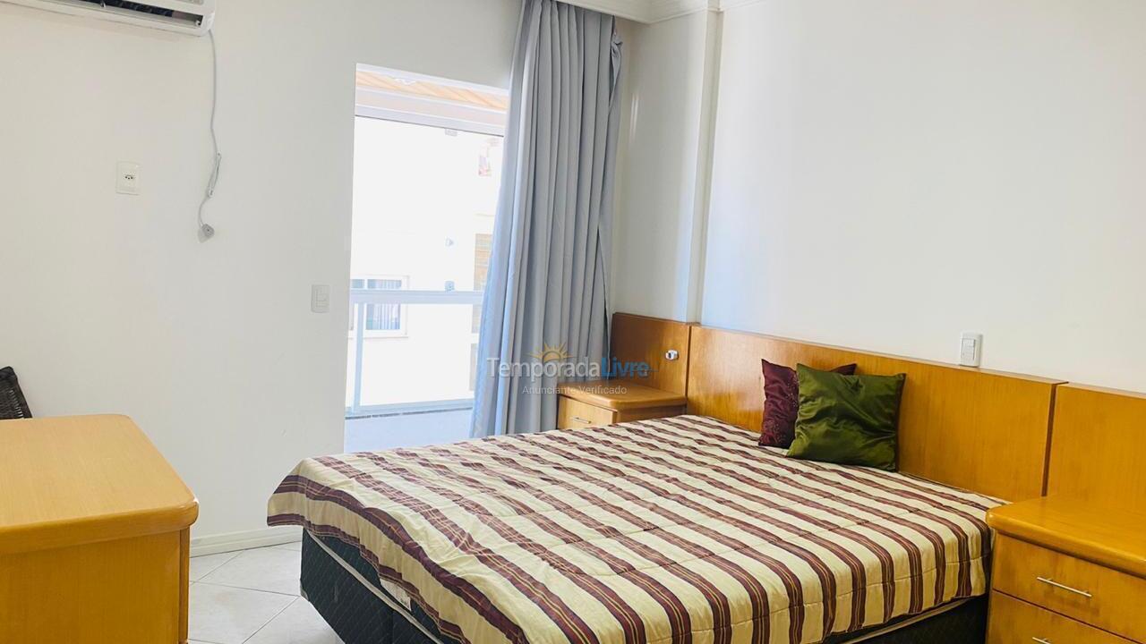 Apartamento para aluguel de temporada em Itapema (Meia Praia Quadra do Mar)