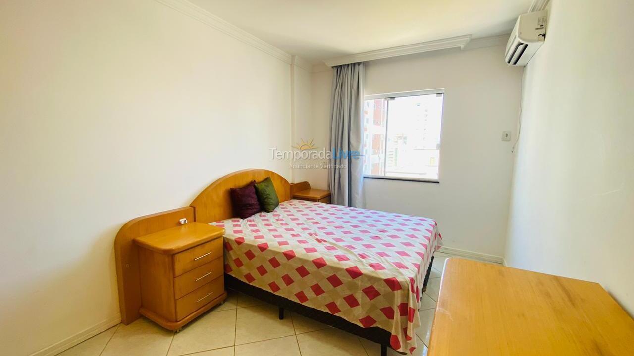 Apartamento para aluguel de temporada em Itapema (Meia Praia Quadra do Mar)