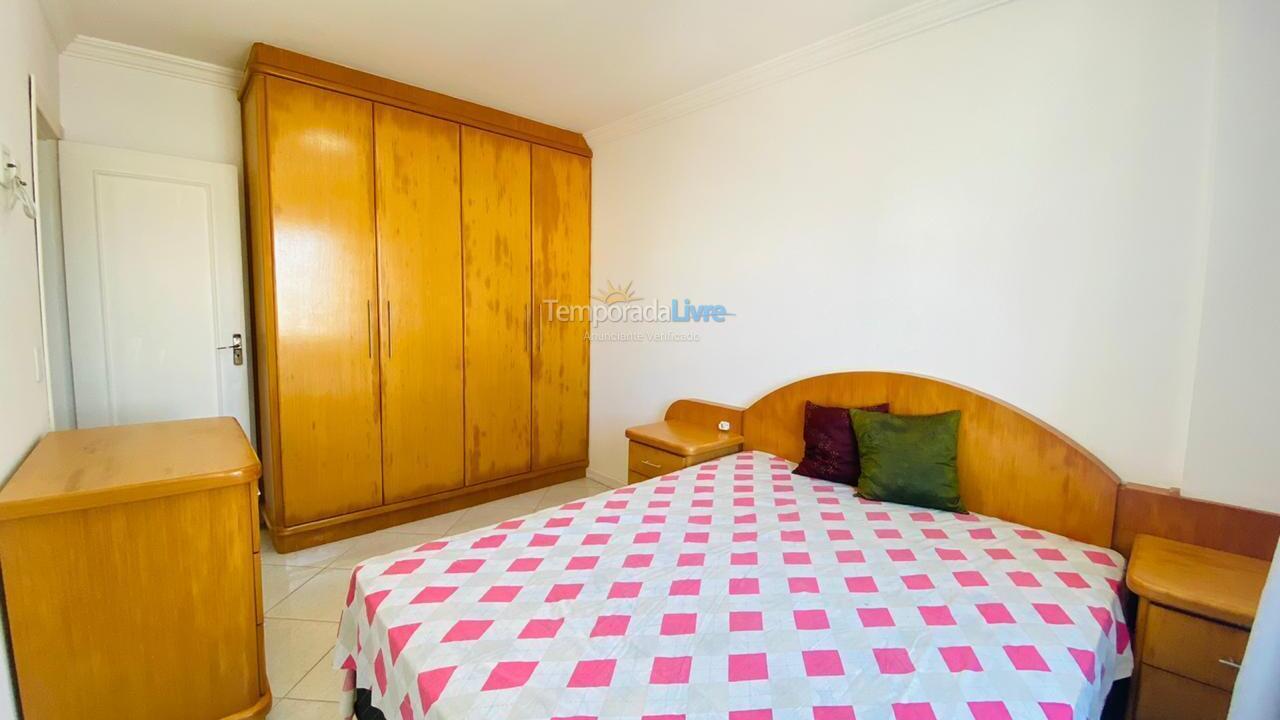 Apartamento para aluguel de temporada em Itapema (Meia Praia Quadra do Mar)
