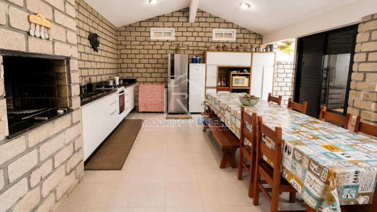 Casa para alquiler de vacaciones em Bombinhas (Canto Grande)