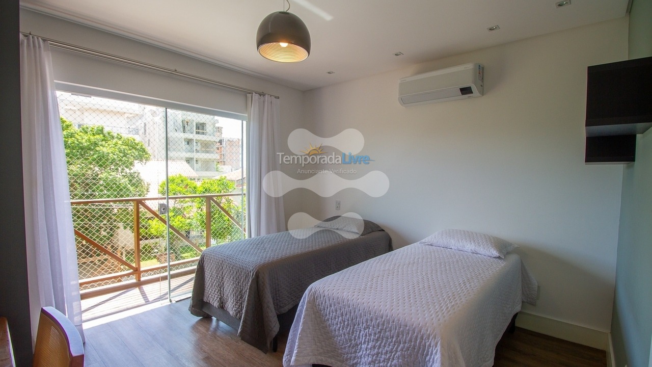 Casa para alquiler de vacaciones em Bombinhas (Canto Grande)