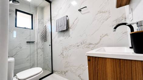 Apartamento Garden Dúplex na Praia de Mariscal