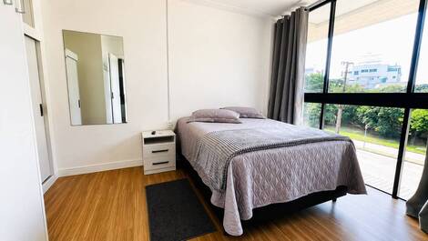 Apartamento Garden Dúplex na Praia de Mariscal