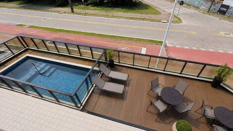 Apartamento Garden Dúplex na Praia de Mariscal