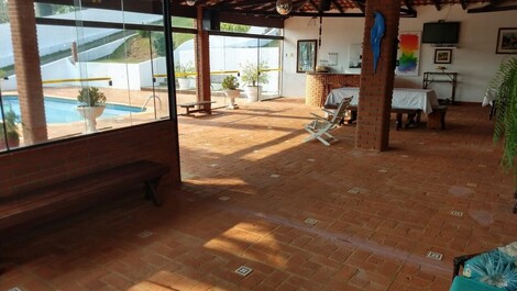 🏡 Casa de campo con 2 suites + 1 dormitorio y una gran zona gourmet.