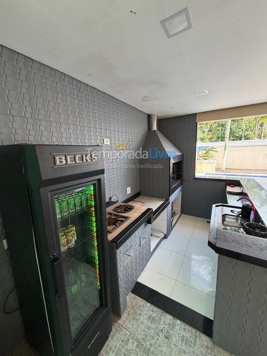 Casa para aluguel de temporada em Guarujá (Praia do Pernambuco)