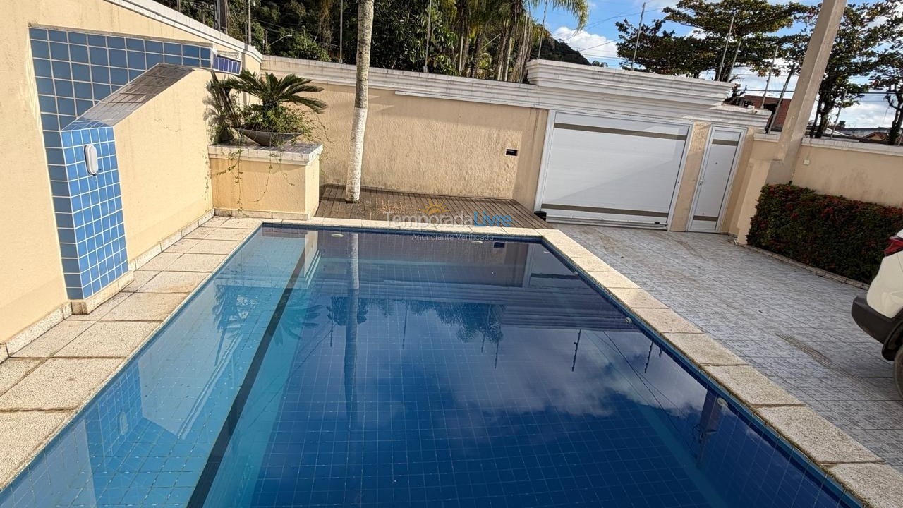 Casa para aluguel de temporada em Guarujá (Praia do Pernambuco)