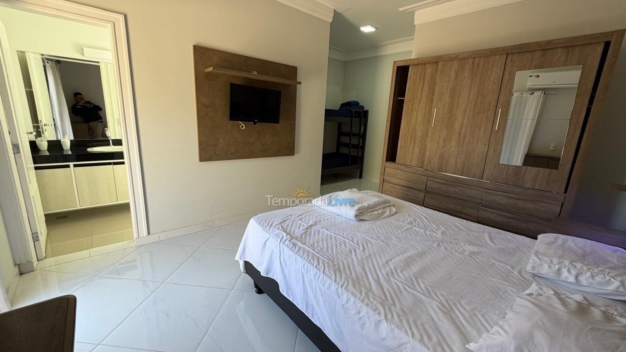 Casa para aluguel de temporada em Guarujá (Praia do Pernambuco)