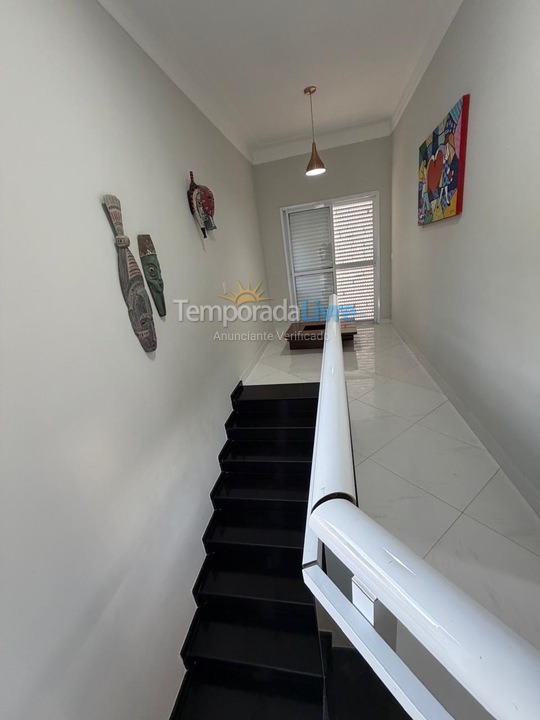 Casa para aluguel de temporada em Guarujá (Praia do Pernambuco)