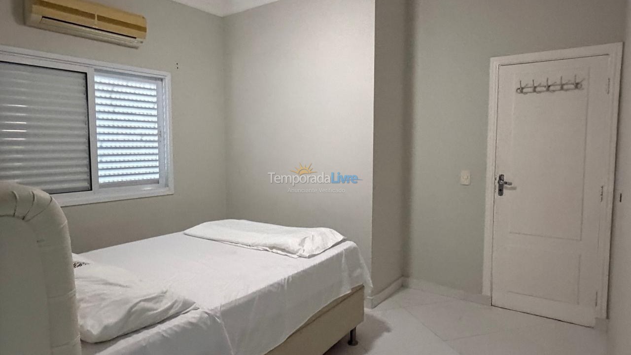 Casa para aluguel de temporada em Guarujá (Praia do Pernambuco)