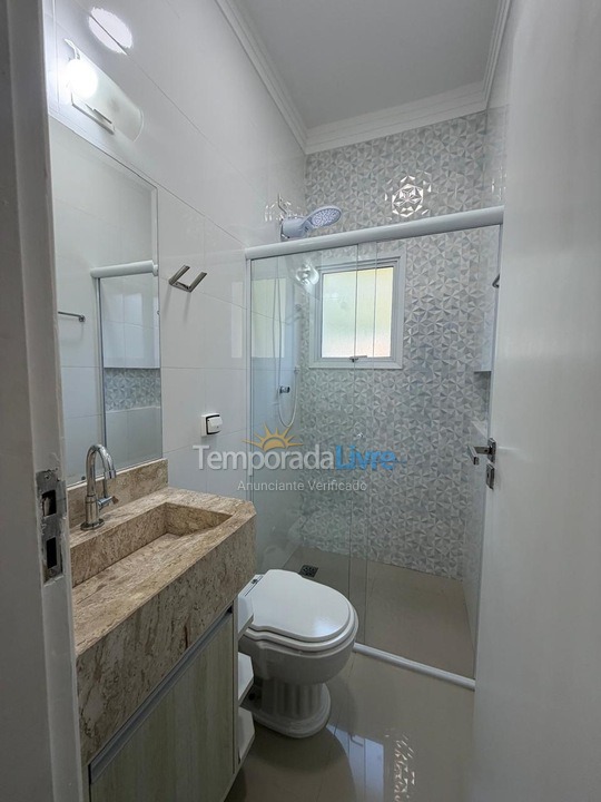Casa para aluguel de temporada em Guarujá (Praia do Pernambuco)
