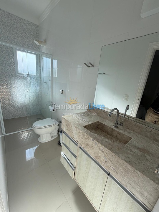 Casa para aluguel de temporada em Guarujá (Praia do Pernambuco)