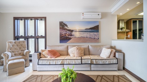 Casa Beira Mar com 5 Quartos em Bombinhas - SC