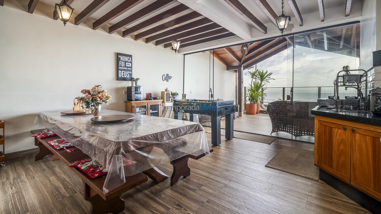 Casa para aluguel de temporada em Bombinhas (Praia de Bombas)