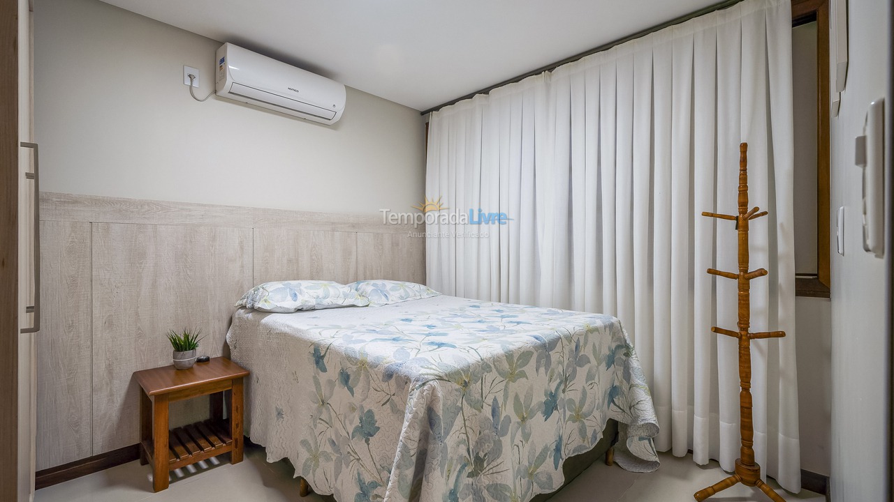 Casa para aluguel de temporada em Bombinhas (Praia de Bombas)