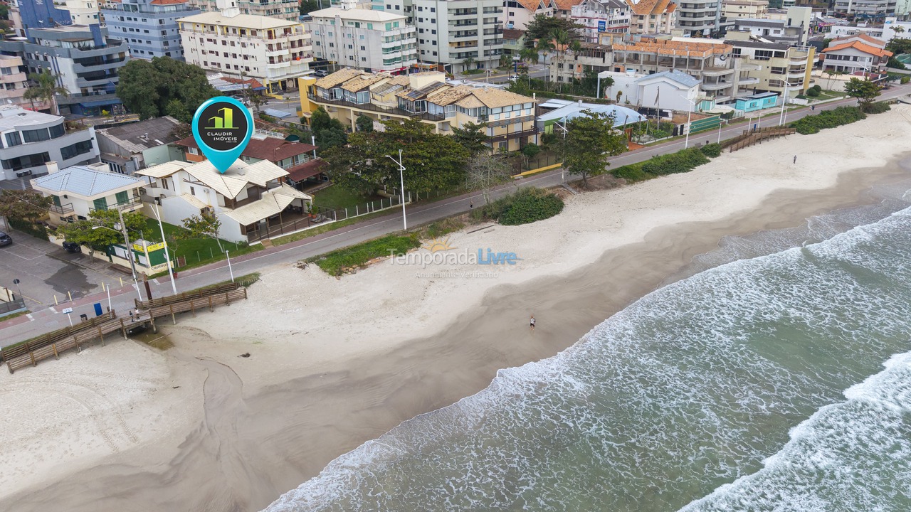 Casa para aluguel de temporada em Bombinhas (Praia de Bombas)