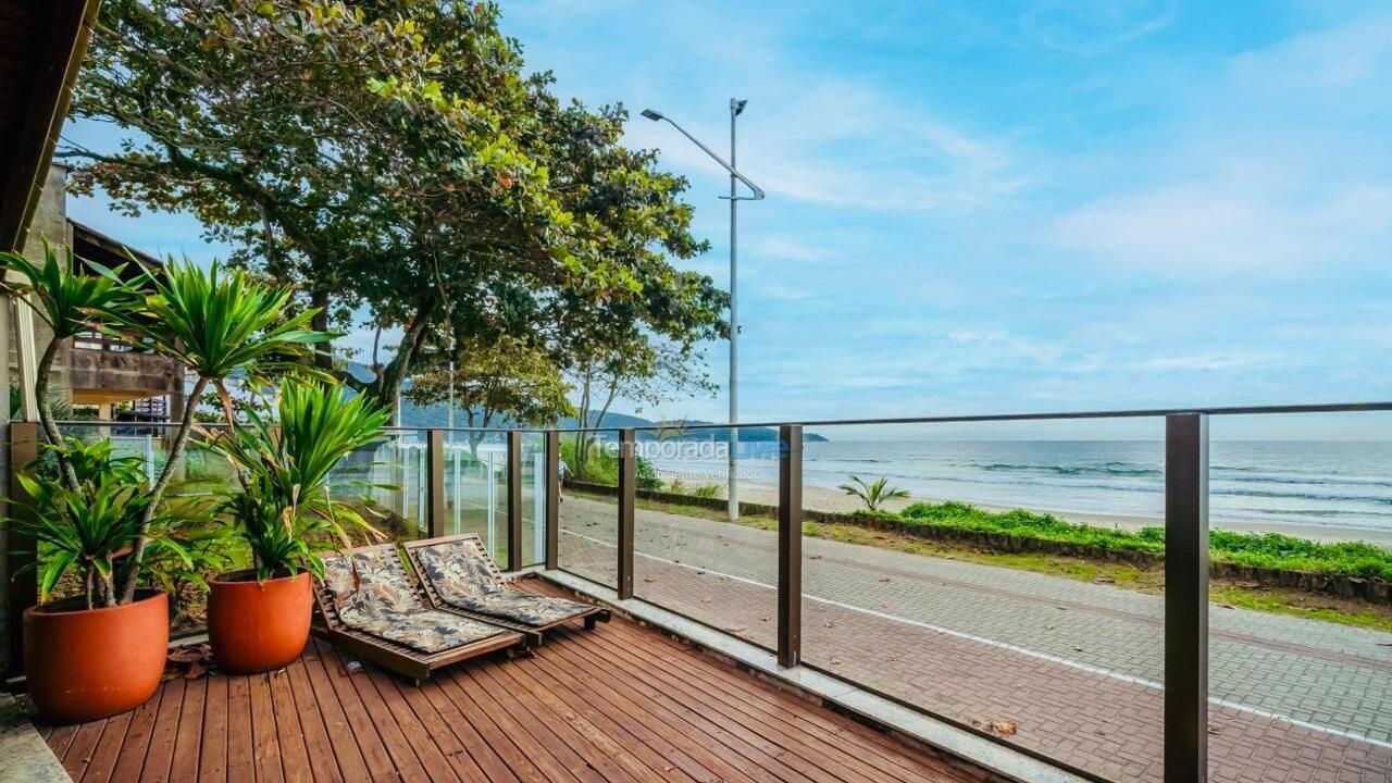 Casa para aluguel de temporada em Bombinhas (Praia de Bombas)