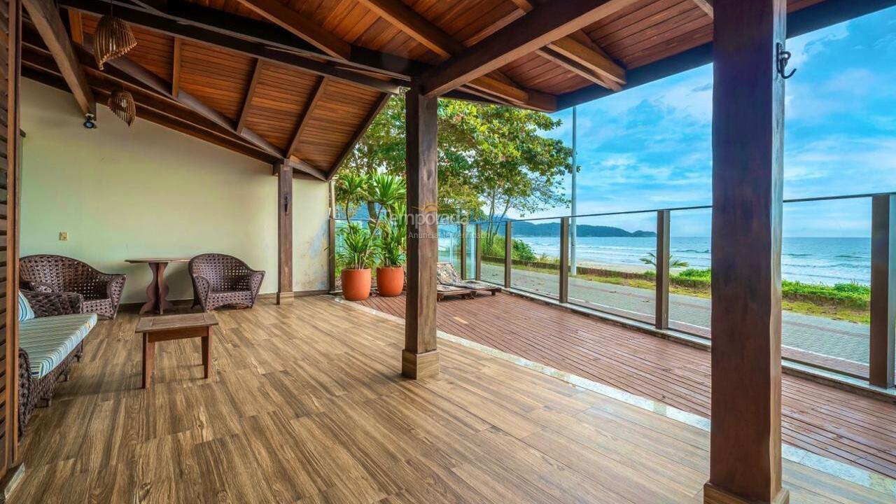 Casa para aluguel de temporada em Bombinhas (Praia de Bombas)
