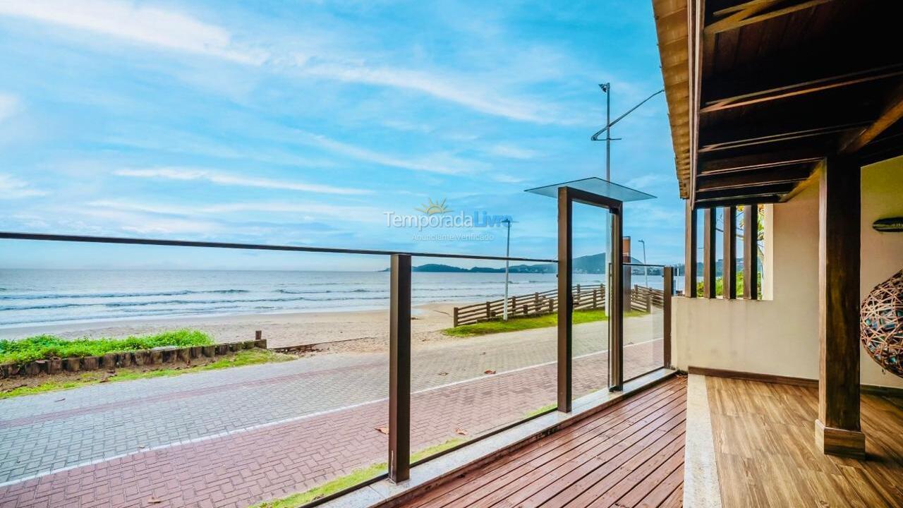 Casa para aluguel de temporada em Bombinhas (Praia de Bombas)
