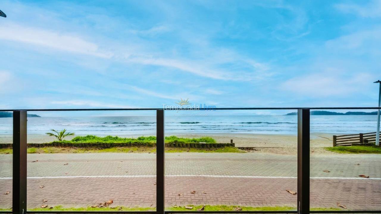 Casa para aluguel de temporada em Bombinhas (Praia de Bombas)