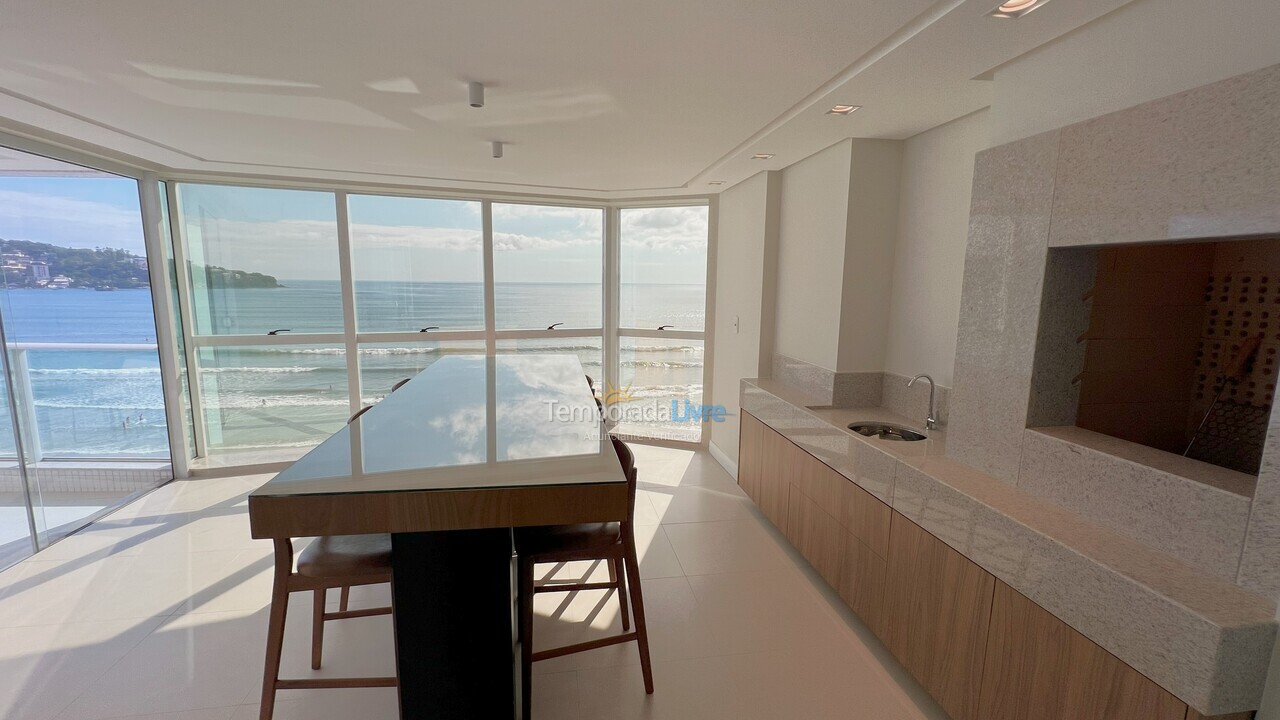 Apartment for vacation rental in Itapema (Centro)