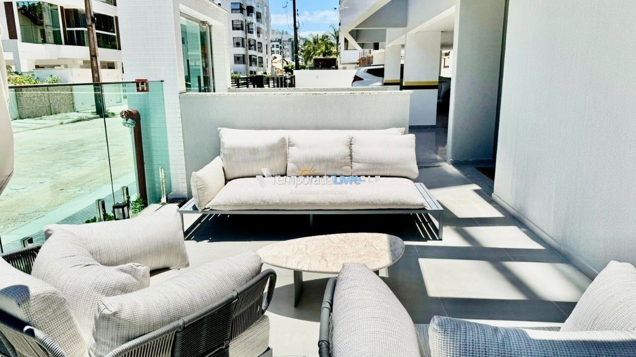 Apartamento para aluguel de temporada em Governador Celso Ramos (Praia de Palmas)