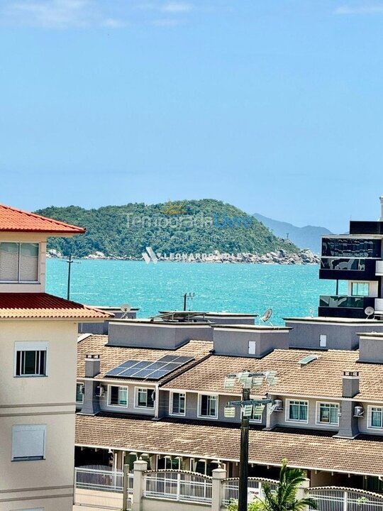 Apartamento para aluguel de temporada em Governador Celso Ramos (Praia de Palmas)