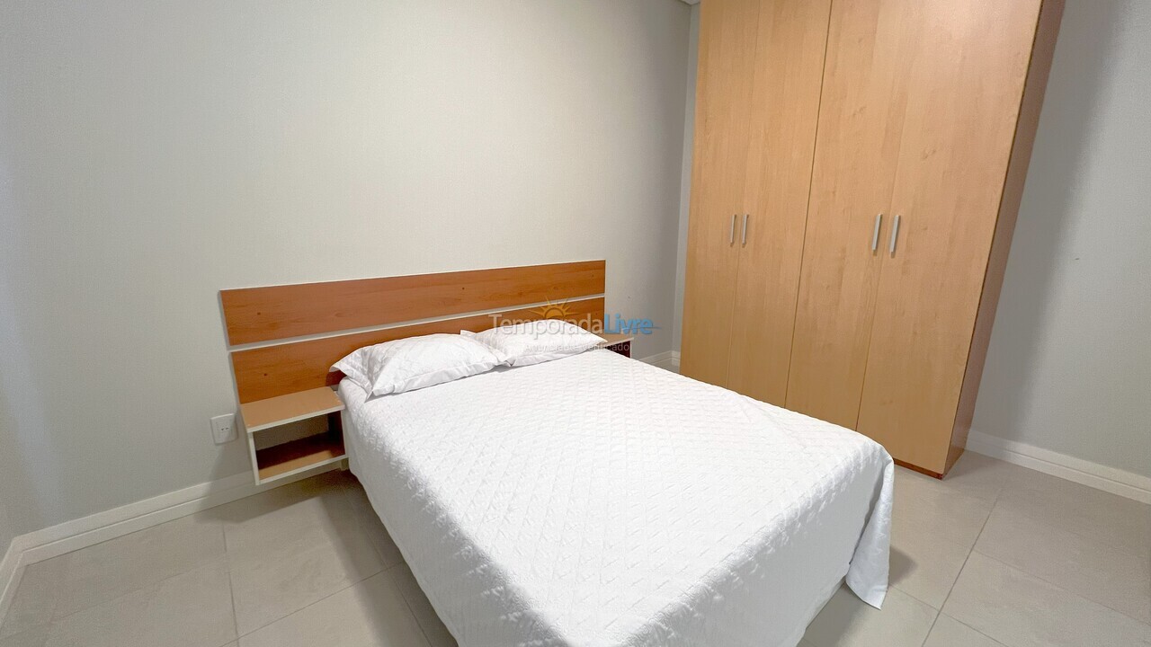 Apartamento para aluguel de temporada em Itapema (Centro)