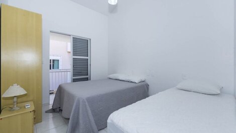 Apartamento asequible a 70 metros del mar en Bombas.