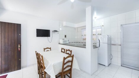 Apartamento asequible a 70 metros del mar en Bombas.