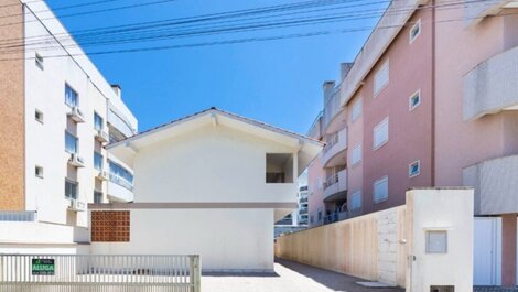 Apartamento asequible a 70 metros del mar en Bombas.