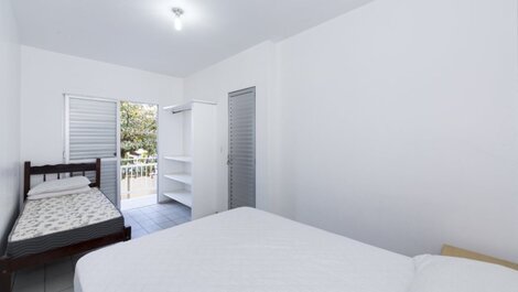 Apartamento econômico à 70 metros do mar em Bombas