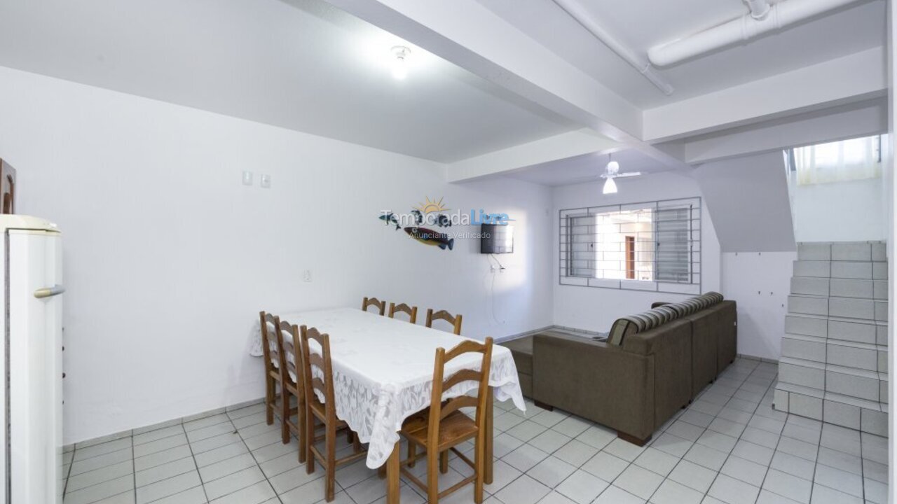 Apartamento para aluguel de temporada em Bombinhas (Praia de Bombas)