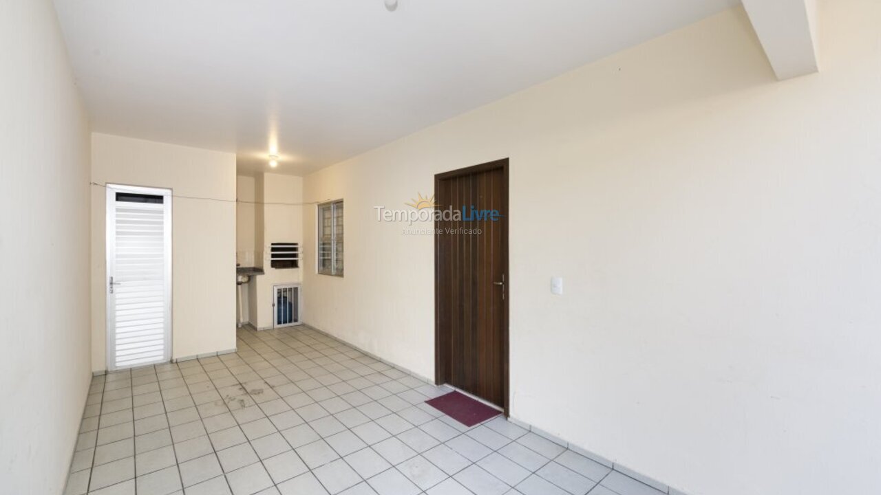 Apartamento para aluguel de temporada em Bombinhas (Praia de Bombas)