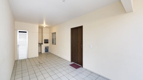 Apartamento econômico à 70 metros do mar em Bombas