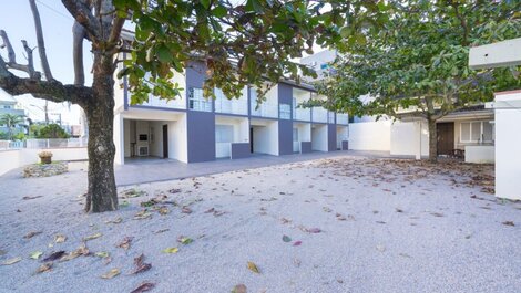 Apartamento econômico à 70 metros do mar em Bombas