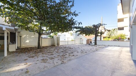 Apartamento econômico à 70 metros do mar em Bombas