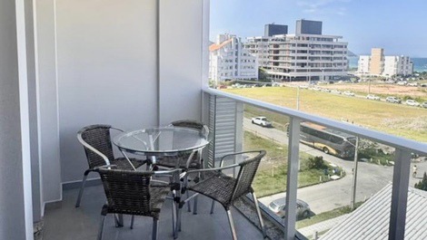☀️ Apartamento Novo com Excelente Localização Próximo ao Mar