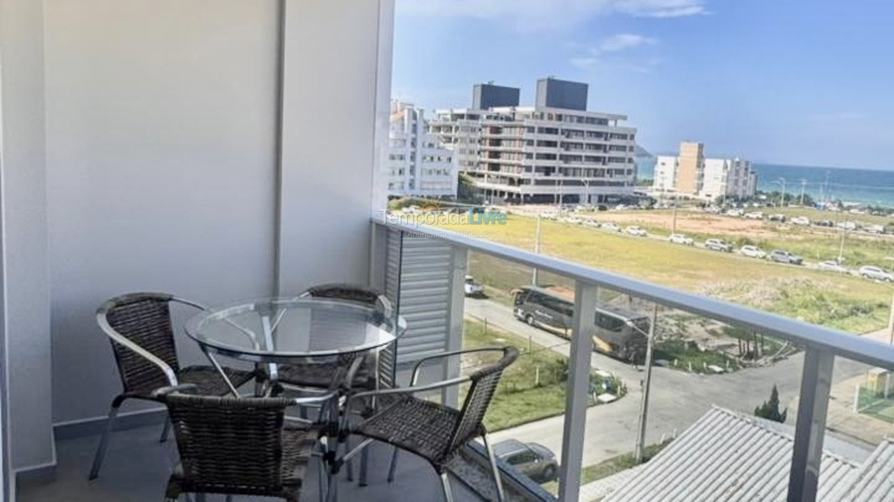 Apartamento para aluguel de temporada em Governador Celso Ramos (Praia de Palmas)