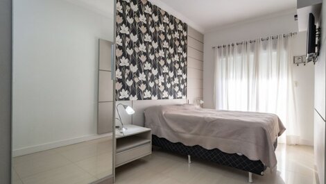 2-bedroom apartment 50 meters from Bombas Beach