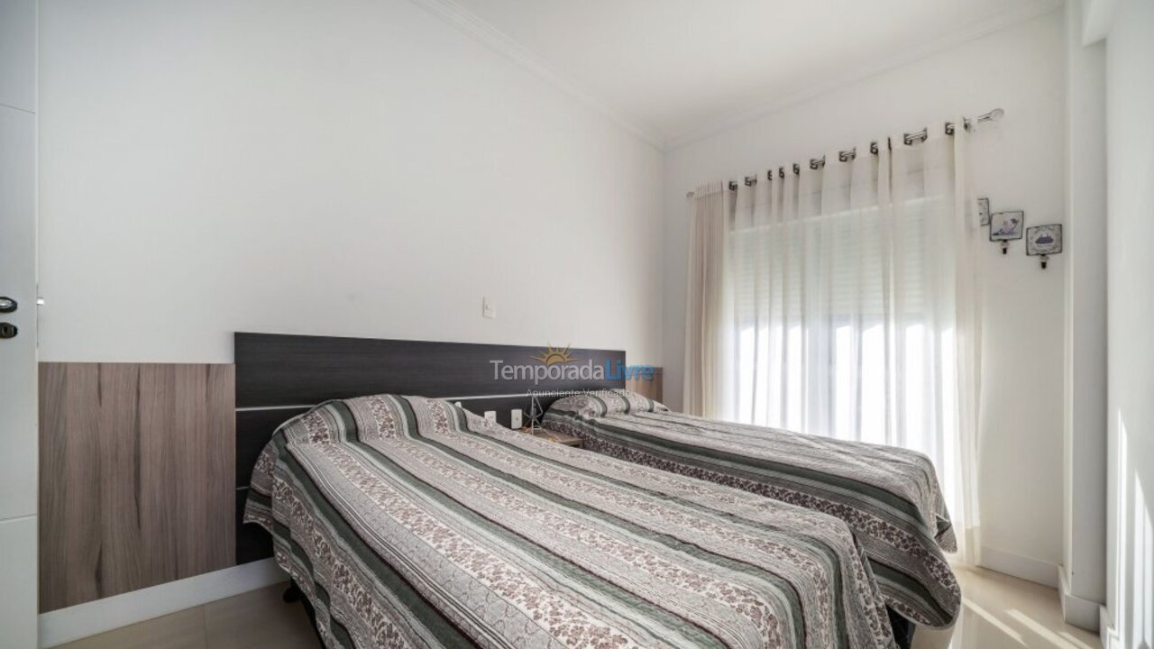 Apartment for vacation rental in Bombinhas (Praia de Bombas)
