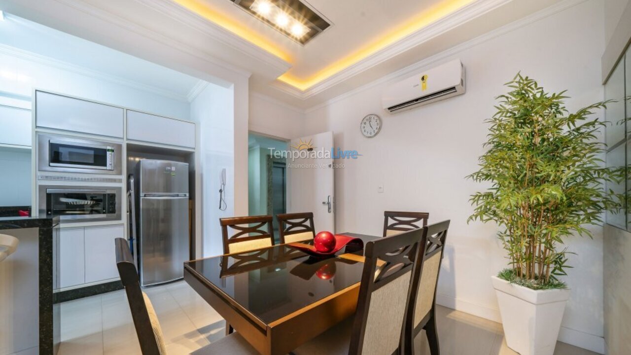 Apartment for vacation rental in Bombinhas (Praia de Bombas)