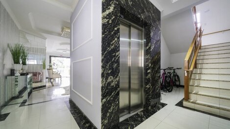 2-bedroom apartment 50 meters from Bombas Beach