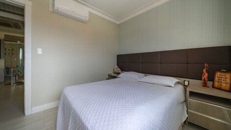 Apartamento con vistas al mar a 50 metros: 3 dormitorios, con capacidad para hasta 8 personas.