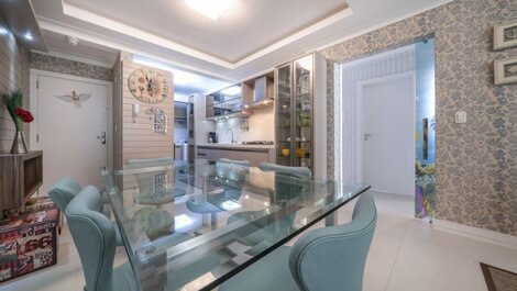 Apartamento con vistas al mar a 50 metros: 3 dormitorios, con capacidad para hasta 8 personas.